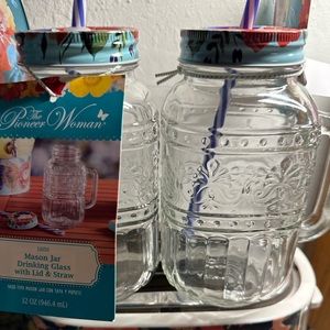 - 2 Pioneer Woman Cassie 32-Fluid-Ounce Mason Jar. Clear